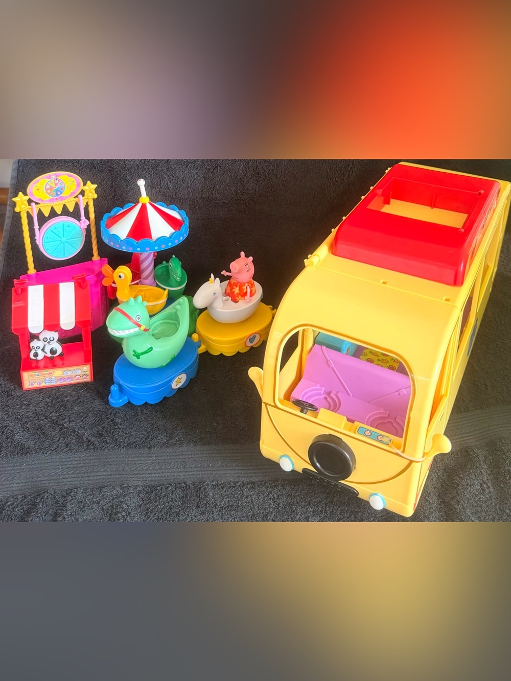peppa pig set Yellow School Bus Playset with Colorful Carousel Ride-On Toys